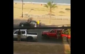 لبنان..حقيقة فيديو الشبان والعسكريين الذين يستقلون آليات مدنية في صيدا