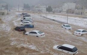 مصرع سبعة أشخاص في سيول السعودية
