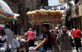 كاتب بريطاني: قفزة هائلة في ديون مصر والغضب الشعبي يزداد