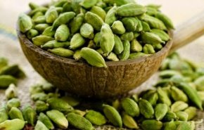 الهيل يقضي على رائحة الفم وينظّف الكبد