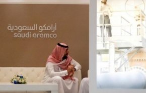 شاهد ..بن سلمان يبيع مصدر رزق الشعب السعودي 
