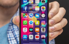 هذه التطبيقات تستنزف بطارية هاتفك.. إليك الحلول