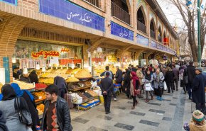 إغلاق بعض المتاجر في طهران وأكاذيب 
