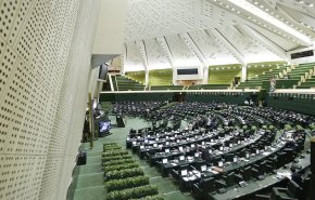 نائب في البرلمان الايراني يستقيل والسبب؟