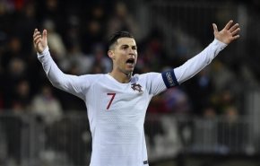 شاهد..رونالدو يصطاد عدة عصافير بحجر واحد في يوم البرتغال
