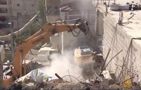 الإحتلال يهدم منزل عائلة فلسطينية في القدس المحتلة