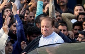 نواز شريف يغادر باكستان للعلاج في بريطانيا