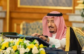 الملك سلمان يجدد مزاعمه الفارغة ضد ايران