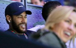 نيمار يظهر في مدريد ويجتمع مع لاعبي برشلونة