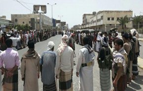 وقفات احتجاجية حاشدة في مديريات الحديدة تنديدا بجرائم العدوان