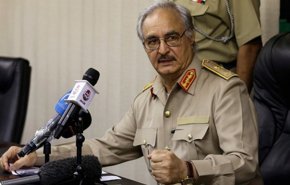 أميركيون يلتقون بالجنرال حفتر والموضوع.. روسيا !