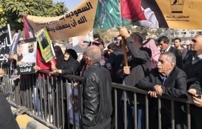 تجمع خانواده‌های اردنی بازداشت شده در عربستان مقابل پارلمان اردن