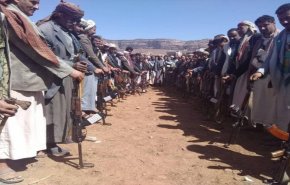 وقفة قبلية استنكارا لتفجير ونسف تكفيريين قبور وأضرحة البيضاء