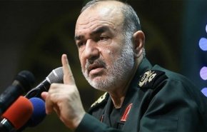قائد حرس الثورة: سنتصدی لكل من يقف بوجه شعبنا