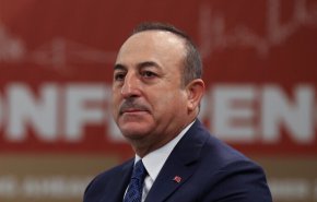 أوغلو يهاجم ماكرون: اردت إقامة دولة إرهابية بسوريا !