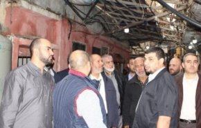 وفد من حماس قادم من غزة يتفقد المخيمات الفلسطينية بلبنان