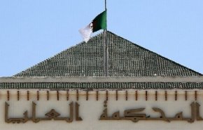 القضاء الجزائري يوقف رسام كاريكاتور لهذا السبب..