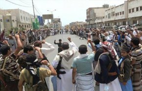 وقفات احتجاجية حاشدة بمديريات الحديدة احتجاجا على خروقات العدوان 