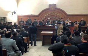 القبض على شابين أثناء تعاطيهما الحشيش داخل محكمة مصرية 