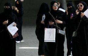 التليجراف: القوانين السعودية تمنع النساء من السفر 