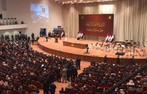 شاهد بالفيديو... لحظة قبول استقالة عبد المهدي