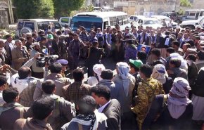 حفل استقبال 24 أسيرا للجيش واللجان الشعبية بحجة في اليمن