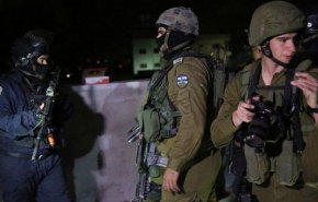 حملة اعتقالات تطال 11 مواطنا بالضفة الغربية
