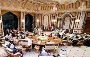 قمة خليجية في الرياض.. هل تصدق التفاؤلات بانتهاء الأزمة؟