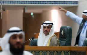 رئيس البرلمان الكويتي يشعل مواقع التواصل
