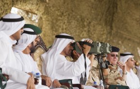 بعد فضيحة التجسس..بن زايد يدفع بقرقاش لنشر هذه التغريدة