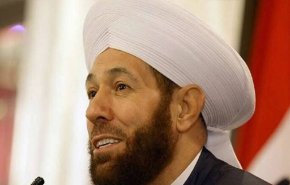 المفتي حسون امام ضريح حافظ الاسد..ماذا قال عن بشار الاسد؟