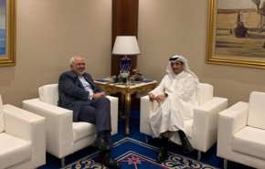 ظريف يلتقي بنظيره القطري في الدوحة