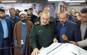 اللواء سلامي يتفقد معرض 'طلائع الخطوة الثانية للثورة'