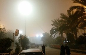 شاهد..مرقد الامام الحسين (ع) وسط ضباب كثيف
