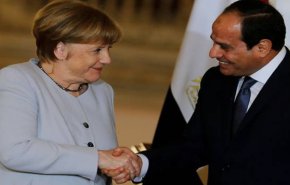 هذا ما دار بين السيسي وميركل بشأن  ليبيا والبحر المتوسط