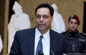 احتجاجات بعد تكليف دياب.. ماذا يجري خلف الكواليس؟