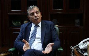 وزير الصحة الأردني يدعو مواطنيه للتوقف عن تقبيل الآخر