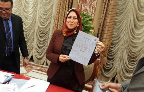 بالفيديو: برلمانية مصرية تطلق النار من شرفة منزلها وتراه امرا طبيعيا!