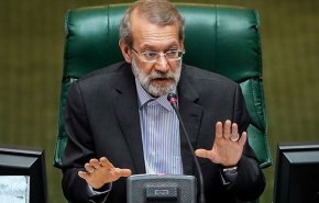 انتقاد لاریجانی از تخریب نهاد مجلس/ پیشنهاد رییس مجلس برای تدوین بسته ویژه شرایط تحریمی