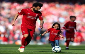 شاهد.. مكة تتحدى والدها صلاح!
