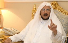 شاهد..أخطاء إملائية ولغوية في تغريدة لوزير سعودي تثير سخرية!