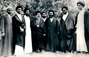 عکسی قدیمی و جالب از خاندان صدر