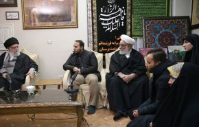 شاهد صورة قائد الثورة مع نجل الشهيد سليماني تشعل المواقع! 