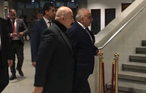 بالصورة... عبد المهدي يصل الى مبنى البرلمان العراقي 