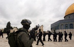 شرطة الاحتلال تواصل الاعتداء على الفلسطينيين بـ