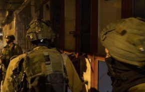 قوات الاحتلال تعتقل 13 شخصا في الضفة الغربية​