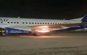 اشتعال محرك طائرة بوينغ في تل ابيب + فيديو