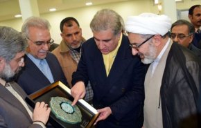 وزير الخارجية الباكستاني يصل الى مدينة مشهد المقدسة