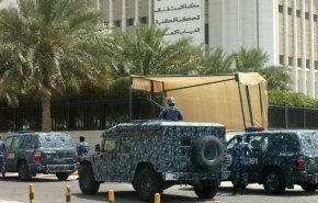 غرامة تاريخية لموظف في الكويت