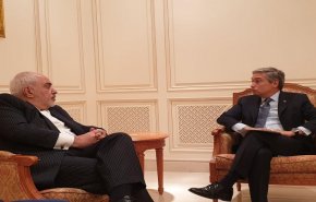 ظريف يلتقي نظيره الكندي في العاصمة العمانية 